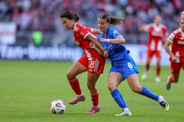 DEU, München, FC Bayern München vs Bayer Leverkusen, Google Pixel Frauen Bundesliga DFB, Saison 2526, Allianz Arena, 1. Spieltag, im Bild v.l.n.r: Momoko Tanikawa (Bayern München 18), Katharina Piljić (Bayer Leverkusen 6) DFB DFL REGULATIONS PROHIBIT ANY USE OF PHOTOGRAPHS AS IMAGE SEQUENCES AND OR QUASI-VIDEO, 06.09.2025, Copyright: HMBxMedia HendrikxHamelau