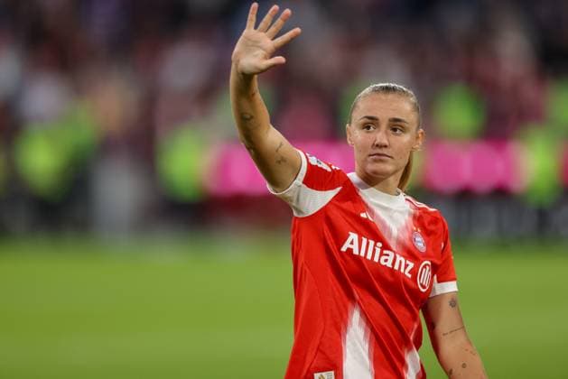 DEU, München, FC Bayern München vs Bayer Leverkusen, Google Pixel Frauen Bundesliga DFB, Saison 2526, Allianz Arena, 1. Spieltag, im Bild: Georgia Stanway (Bayern München 31) DFB DFL REGULATIONS PROHIBIT ANY USE OF PHOTOGRAPHS AS IMAGE SEQUENCES AND OR QUASI-VIDEO, 06.09.2025, Copyright: HMBxMedia HendrikxHamelau