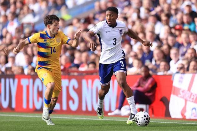 Football - 2026 FIFA World Cup, WM, Weltmeisterschaft, Fussball Qualifying (Group K) - England v Andorra 6th September 2025 - 2026 FIFA World Cup Qualifying (Group K) - England v Andorra - Myles Lewis-Skelly of England battles with Aron Rodrigo of Andorra - Photo: Simon Stacpoole Offside. Birmingham UK Copyright: xSimonxStacpoolexOffside