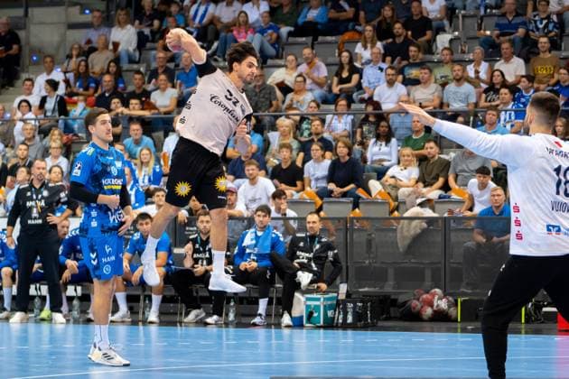 Handball I Herren I Saison 2025-2026 I Bundesliga I 3. Spieltag I TVB Stuttgart - Bergischer HC I 06.09.2025 Eloy Morante Maldonado (33, Bergischer HC) im Wurf Stuttgart Porsche Arena Baden-Württemberg Deutschland Copyright: xLobeca MaxxPetershansx