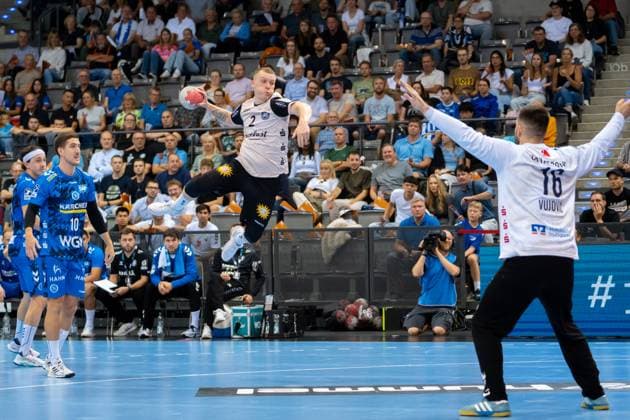Handball I Herren I Saison 2025-2026 I Bundesliga I 3. Spieltag I TVB Stuttgart - Bergischer HC I 06.09.2025 Noah Beyer (2, Bergischer HC) im Wurf Stuttgart Porsche Arena Baden-Württemberg Deutschland Copyright: xLobeca MaxxPetershansx