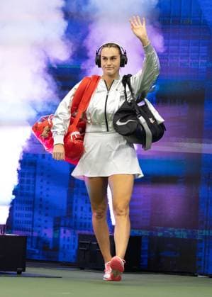 Aryna Sabalenka betritt den Platz Damen Einzel, Ladies Singles, Endspiel, Final, US Open Championships 2025, USTA Billie Jean King National Tennis Center, Flushing Meadows, New York, USA .. Copyright: xJuergenxHasenkopfx