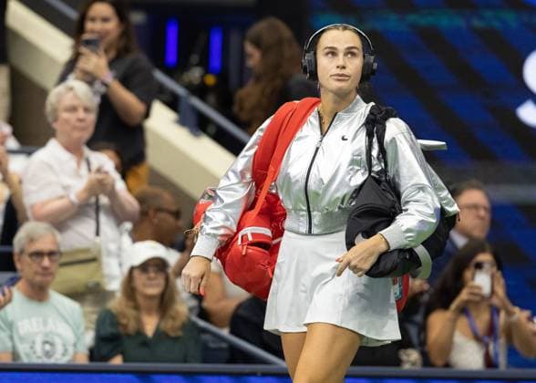 Aryna Sabalenka betritt den Platz Damen Einzel, Ladies Singles, Endspiel, Final, US Open Championships 2025, USTA Billie Jean King National Tennis Center, Flushing Meadows, New York, USA .. Copyright: xJuergenxHasenkopfx