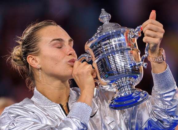 September 6, 2025, Flushing Meadows, New York, USA: Aryna Sabalenka poses with her US Open WomenÃ¢â‚¬â ¢s Final trophy after defeating Amanda Anisimova on Day 14 of the 2025 US Open at USTA Billie Jean King National Tennis Center on Saturday September 6, 2025 in the Flushing neighborhood of the Queens borough of New York City. JAVIER ROJAS PI Flushing Meadows USA - ZUMAp124 20250906_zaa_p124_002 Copyright: xJavierxRojasx