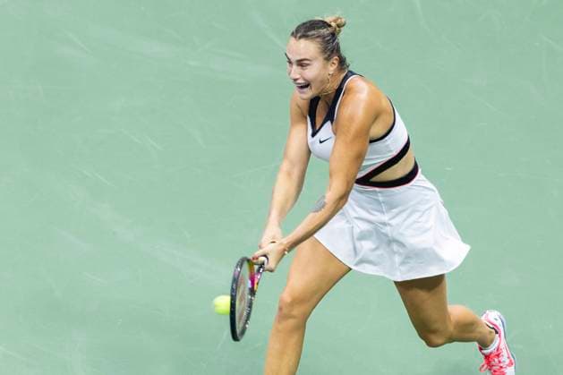 Aryna Sabalenka of Belarus hits a return to Amanda Anisimova in the second set of the Women s Finals of the US Open Tennis Championships in Arthur Ashe Stadium at the Billie Jean King National Tennis Center in New York City on Saturday, September 6, 2025.  NYP20250906819 COREYxSIPKIN