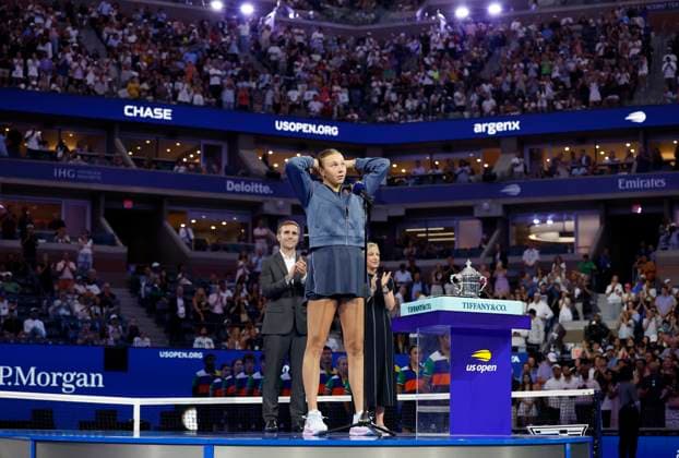 Amanda Anisimova is applauded by fans after being defeated by Aryna Sabalenka of Belarus in the Women s Finals of the 2025 US Open Tennis Championship in Arthur Ashe Stadium at the USTA Billie Jean King National Tennis Center in Flushing Meadows, New York on Saturday, September 6, 2025. Sabalenka defeated Anisimova 6-3, 7-6 to win her second consecutive US Open Championship.  NYP20250906150 JOHNxANGELILLO