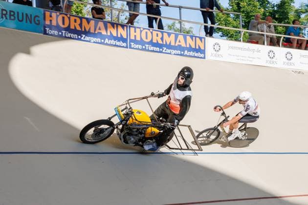 Luca Harter (GER) hinter Andre Dippel (GER, Schrittmacher), 06.09.2025, Erfurt (Deutschland), Bahnradsport, Steher und Derny Europameisterschaften 2025