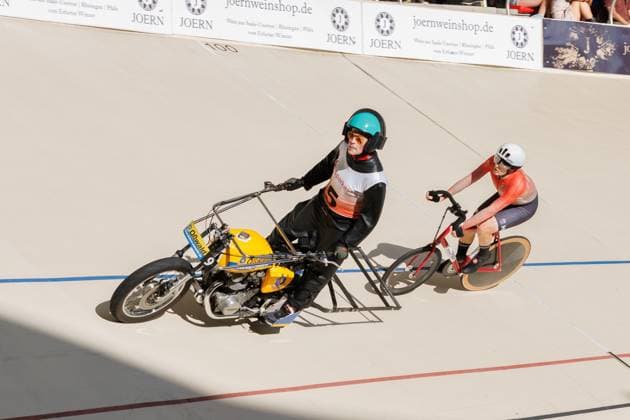 Viktor filutas (HUN) hinter Peter Bäuerlein (GER, Schrittmacher), 06.09.2025, Erfurt (Deutschland), Bahnradsport, Steher und Derny Europameisterschaften 2025