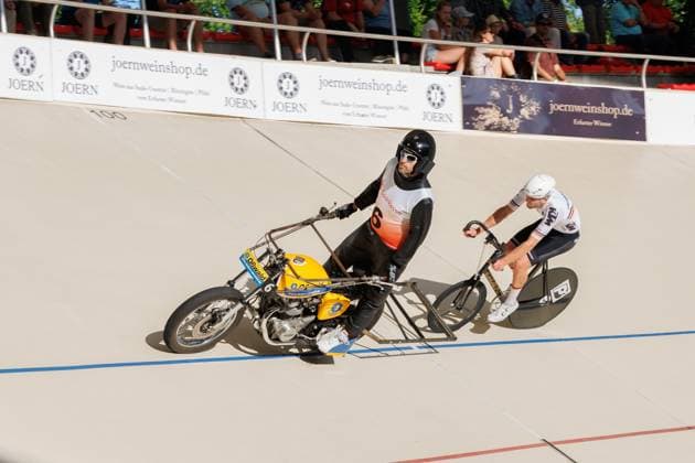 Luca Harter (GER) hinter Andre Dippel (GER, Schrittmacher), 06.09.2025, Erfurt (Deutschland), Bahnradsport, Steher und Derny Europameisterschaften 2025