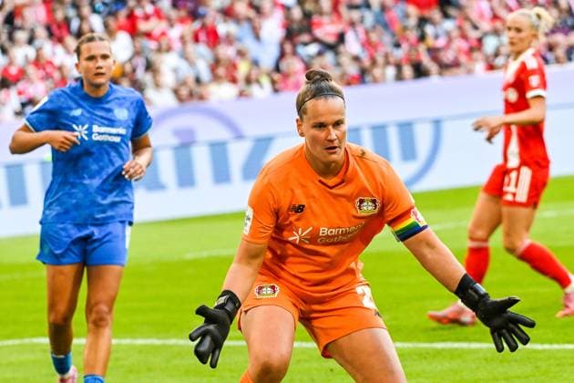 GER, FFBL, FC Bayern München vs Bayer 04 Leverkusen 06.09.2025, Allianz-Arena, München, GER, FFBL, FC Bayern München vs Bayer 04 Leverkusen, im Bild Friederike Repohl (Bayer Leverkusen, 27)