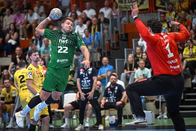 Deutschland: Handball 2. Bundesliga 2025 26, 06.09.2025, 2. Spieltag - HSG Krefeld Niederrhein vs Die Eulen Ludwigshafen - Sporthalle Glockenspitz (Krefeld), Kian Schwarzer (Die Eulen Ludwigshafen, 22) Copyright: xMarkusxVerwimpx