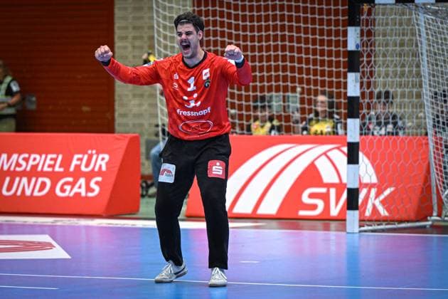 Deutschland: Handball 2. Bundesliga 2025 26, 06.09.2025, 2. Spieltag - HSG Krefeld Niederrhein vs Die Eulen Ludwigshafen - Sporthalle Glockenspitz (Krefeld), Finn Rüspeler (HSG Krefeld Niederrhein, 1) Copyright: xMarkusxVerwimpx