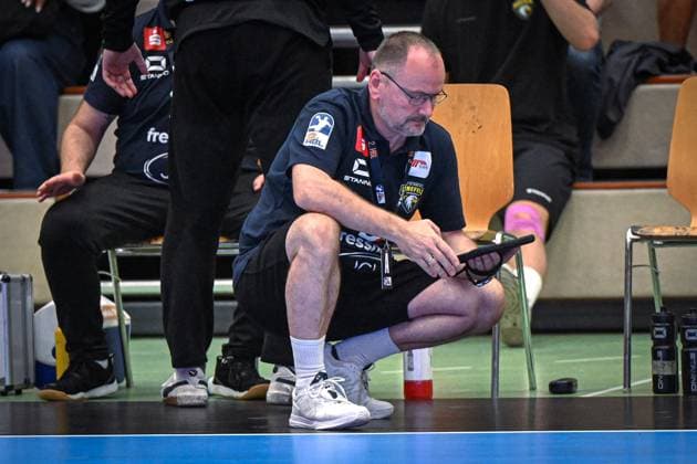 Deutschland: Handball 2. Bundesliga 2025 26, 06.09.2025, 2. Spieltag - HSG Krefeld Niederrhein vs Die Eulen Ludwigshafen - Sporthalle Glockenspitz (Krefeld), Sascha Gerlach (HSG Krefeld Niederrhein, Teammanager) Copyright: xMarkusxVerwimpx