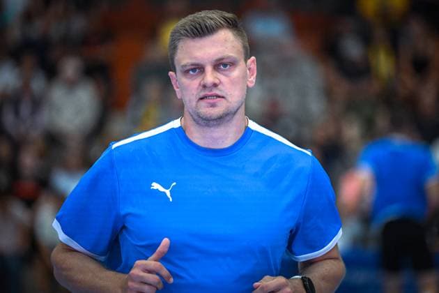 Deutschland: Handball 2. Bundesliga 2025 26, 06.09.2025 2. Spieltag - HSG Krefeld Niederrhein vs Die Eulen Ludwigshafen - Sporthalle Glockenspitz (Krefeld), Konrad Gimmler (Schiedsrichter) Copyright: xMarkusxVerwimpx