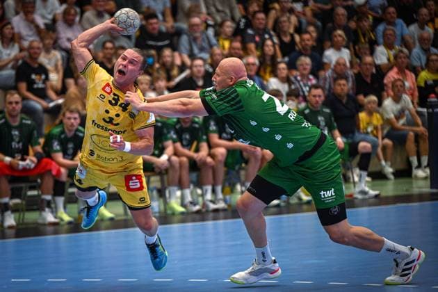 Deutschland: Handball 2. Bundesliga 2025 26, 06.09.2025, 2. Spieltag - HSG Krefeld Niederrhein vs Die Eulen Ludwigshafen - Sporthalle Glockenspitz (Krefeld), Jörn Persson (HSG Krefeld Niederrhein, 34) Copyright: xMarkusxVerwimpx
