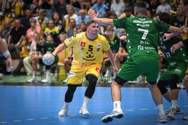 Deutschland: Handball 2. Bundesliga 2025 26, 06.09.2025, 2. Spieltag - HSG Krefeld Niederrhein vs Die Eulen Ludwigshafen - Sporthalle Glockenspitz (Krefeld), Falk Kolodziej (HSG Krefeld Niederrhein, 5) Copyright: xMarkusxVerwimpx