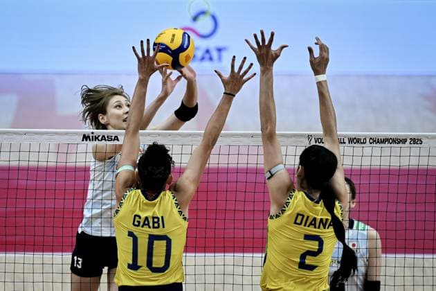 Japan v Brazil - FIVB Women’s World Volleyball Championship BANGKOK, THAILAND - SEPTEMBER 7: Yukiko Wada (13) of Japan competes during the FIVB Women s Volleyball World Championship, WM, Weltmeisterschaft bronze medal match between Japan and Brazil at the Huamark Indoor Stadium in Bangkok, Thailand on September 7, 2025. Mustafa Hatipoglu Anadolu Bangkok Thailand. Editorial use only. Please get in touch for any other usage.  Copyright: x2025xAnadoluxMustafaxHatipoglux