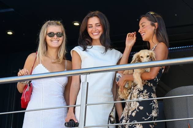 l-r: Lebensgefaehrtin Alicia Torriani von Oliver Bearman (MoneyGramm Haas 87), Lebensgefaehrtin Rebecca Donaldson von Carlos Sainz jr. (Atlassian Williams Racing 55), Lebensgefaehrtin Alexandra Saint Mleux von Charles Leclerc (Scuderia Ferrari HP 16), Rennen, Grosser Preis von Italien, Motorsport, Herren, Formel 1, 07.09.2025 Monza Lombardei Italien