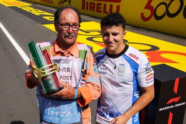 F1 - ITALIAN GRAND PRIX 2025 HADJAR Isack (fra), Visa Cash App RB F1 Team VCARB02, portrait, Marshall award, during the 2025 Formula 1 Pirelli Grand Premio d™Italia, 2025 Italian Grand Prix, 16th round of the 2025 FIA Formula One World Championship, WM, Weltmeisterschaft from September 5 to 7, 2025 on the Autodromo Nazionale Monza, in Monza, Italy - MonzaItaly Copyright: xXavixBonillax