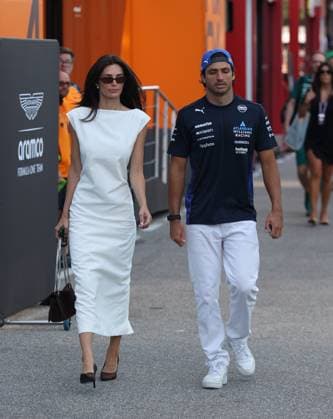 Formula 1 of Italia Spanish driver Carlos Sainz Jr. of Williams Racing with his girlfriend Rebecca Donaldson are seen ahead of the Formula 1 Pirelli Gran Premio d?Italia 2025 at the Autodromo Nazionale di Monza in Monza, Italia, September 07 2025. Monza Italia Copyright: xMatrixxImagesx xHasanxBraticx 