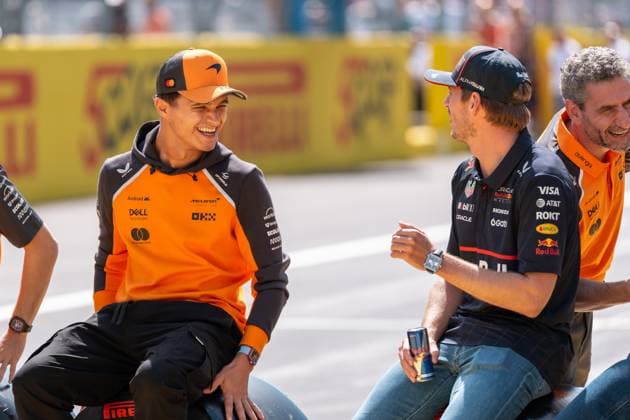 Lando Norris (McLaren Formula 1 Team, Großbritannien 04) und Max Verstappen (Oracle Red Bull Racing, Niederlande, 01), ITA, Formel 1 Weltmeisterschaft, Grand Prix von Italian, Autodromo Nazionale Monza, Race Day, Fahrerparade, Saison 2025, 07.09.2025 ITA, Formel 1 Weltmeisterschaft, Grand Prix von Italian, Autodromo Nazionale Monza, Race Day, Fahrerparade, Saison 2025, 07.09.2025 Monza Copyright: xEibner-Pressefoto MarcelxFischerx EP_MFI
