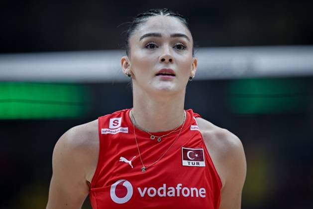Turkiye v Italy - FIVB Women’s World Volleyball Championship BANGKOK, THAILAND - SEPTEMBER 7: Zehra Gunes of Turkiye is seen ahead of the FIVB Women s Volleyball World Championship, WM, Weltmeisterschaft between Turkiye and Italy at the Huamark Indoor Stadium in Bangkok, Thailand on September 7, 2025. Mustafa Hatipoglu Anadolu Bangkok Thailand. Editorial use only. Please get in touch for any other usage.  Copyright: x2025xAnadoluxMustafaxHatipoglux