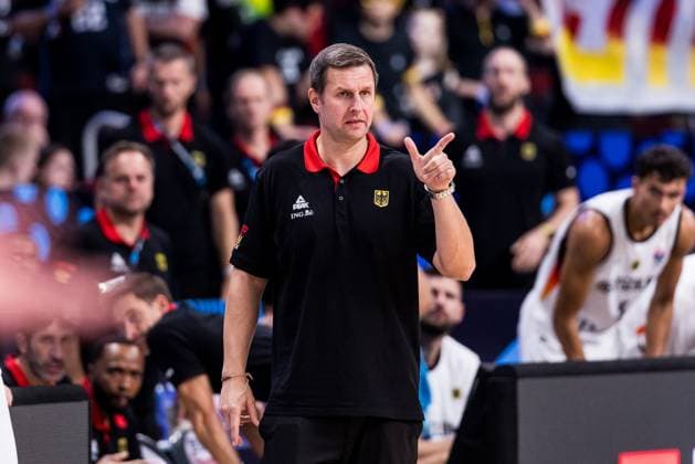 FIBA EuroBasket 2025: Deutschland - Portugal; 06.09.2025 Alan Ibrahimagic (Co-Trainer Deutschland) gestikuliert FIBA EuroBasket 2025: Deutschland - Portugal, Riga, Arena Riga am 06.09.2025 Copyright: xBEAUTIFULxSPORTS Wunderlx