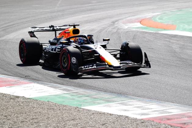 F1 Grand Prix of Italy - Race MONZA, ITALY - SEPTEMBER 07: Max Verstappen of Netherland driving the (1) Oracle Red Bull Racing RB21 on track during F1 Grand Prix of Italy at Autodromo Nazionale Monza on September 07, 2025 in Monza, Italy. Pier Marco Tacca Anadolu Monza Italy. Editorial use only. Please get in touch for any other usage.  Copyright: x2025xAnadoluxPierxMarcoxTaccax