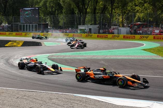 Lando Norris (McLaren Formula 1 Team 4), Max Verstappen (Oracle Red Bull Racing 1), Rennen, Grosser Preis von Italien, Motorsport, Herren, Formel 1, 07.09.2025 Monza Lombardei Italien