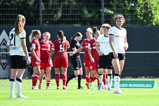 Torjubel VfB Stuttgart, Enttäuschung bei B. Mönchengladbach Bartsch, Kristina (B. Mönchengladbach), 07.09.2025, Mönchengladbach, Fussball, 2. Frauen- Bundesliga, Borussia Mönchengladbach - VfB Stuttgart, DFB DFL REGULATIONS PROHIBIT ANY USE OF PHOTOGRAPHS AS IMAGE SEQUENCES AND OR QUASI-VIDEO.