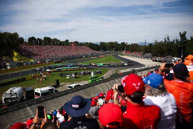 F1 - ITALIAN GRAND PRIX 2025 Start of the race, depart, during the 2025 Formula 1 Pirelli Grand Premio d™Italia, 2025 Italian Grand Prix, 16th round of the 2025 FIA Formula One World Championship, WM, Weltmeisterschaft from September 5 to 7, 2025 on the Autodromo Nazionale Monza, in Monza, Italy - MonzaItaly  Copyright: xEricxAlonsox