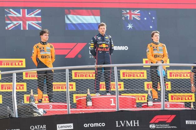 l-r: 2 Platz Lando Norris (McLaren Formula 1 Team), Winner, Sieger, Max Verstappen (Oracle Red Bull Racing 1), 3 Platz Oscar Piastri (McLaren Formula 1 Team), Rennen, Grosser Preis von Italien, Motorsport, Herren, Formel 1, 07.09.2025 Monza Lombardei Italien