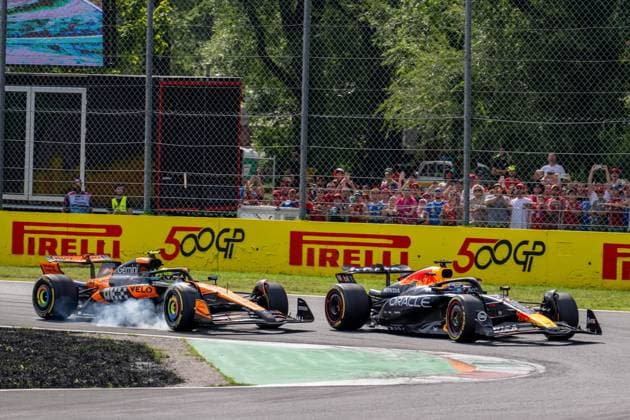 Formel 1 GP Italien Monza, Sonntag, 07.09.2025 Max Verstappen 1, Oracle Red Bull Racing überholt Lando Norris 4, McLaren Formula 1 Team; Formel 1 GP Italien Monza, Sonntag, 07.09.2025 Copyright: xBEAUTIFULxSPORTS Erlhofx
