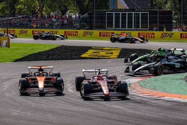 Formel 1 GP Italien Monza, Sonntag, 07.09.2025 Zweite Runde. Charles Leclerc 16, Scuderia Ferrari und Oscar Piastri 81, McLaren Formula 1 Team; Formel 1 GP Italien Monza, Sonntag, 07.09.2025 Copyright: xBEAUTIFULxSPORTS Erlhofx