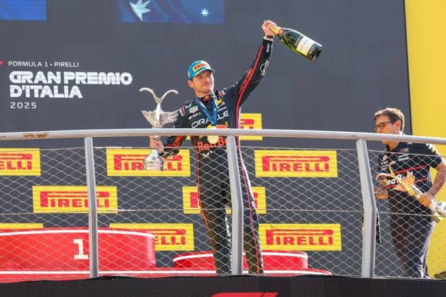 Winner, Sieger, Max Verstappen (Oracle Red Bull Racing 1) auf dem Podium, Rennen, Grosser Preis von Italien, Motorsport, Herren, Formel 1, 07.09.2025 Monza Lombardei Italien