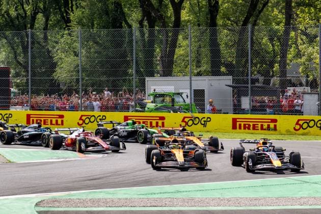 Formel 1 GP Italien Monza, Sonntag, 07.09.2025 Rennstart. Max Verstappen 1, Oracle Red Bull Racing und Lando Norris 4, McLaren Formula 1 Team und Oscar Piastri 81, McLaren Formula 1 Team und Charles Leclerc 16, Scuderia Ferrari; Formel 1 GP Italien Monza, Sonntag, 07.09.2025 Copyright: xBEAUTIFULxSPORTS Erlhofx