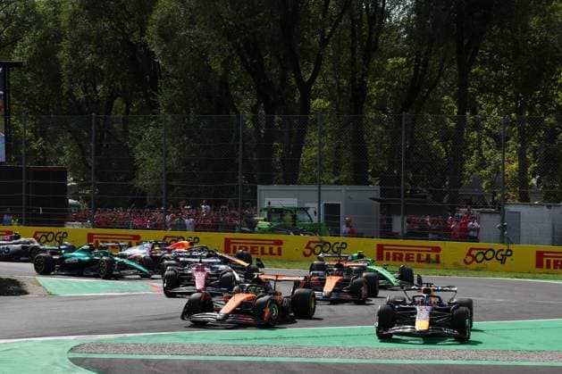Start, 1 Max Verstappen (NLD, Oracle Red Bull Racing), 4 Lando Norris (GBR, McLaren F1 Team), 16 Charles Leclerc (MCO, Scuderia Ferrari HP), 81 Oscar Piastri (AUS, McLaren F1 Team), F1 Grand Prix of Italy at Autodromo Nazionale Monza on September 7, 2025 in Monza, Italy. (Photo by HOCH ZWEI) Monza Italy