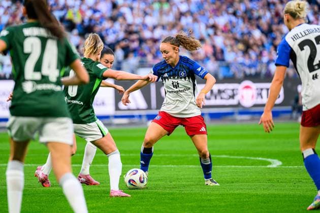 Fußball I Frauen I Saison 2025-2026 I Bundesliga I 1. Spieltag I Hamburger SV - VfL Wolfsburg I 07.09.2025 Melanie Brunnthaler (11, Hamburger SV) Hamburg Volksparkstadion Hamburg Deutschland Copyright: xLobecax xHenningxRohlfsx