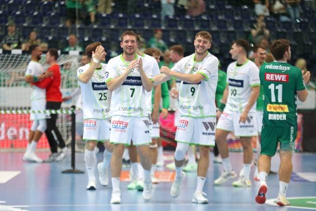 DAIKIN HBL: SC DHfK Leipzig vs. HSG Wetzlar, 07.09.25 Freude über den Sieg bei Dominik Mappes (7, HSG Wetzlar) und Niklas Theiß (9, HSG Wetzlar). Handball, DAIKIN HBL, 1. Bundesliga, Saison 2025 2026, 3. Spieltag: SC DHfK Leipzig vs. HSG Wetzlar am 07.09.25 in der Quarterback Immobilien Arena Leipzig. Copyright: xBEAUTIFULxSPORTS JanxKaeferx