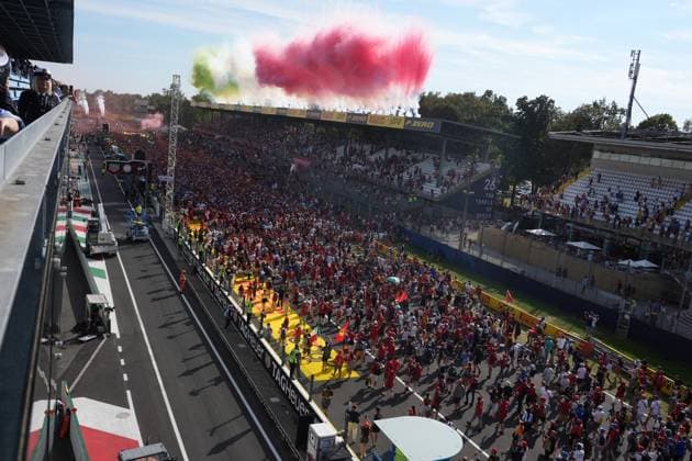 07.09.2025, Autodromo Nazionale Monza, Monza, FORMULA 1 PIRELLI GRAN PREMIO D™ITALIA 2025 , im Bild Die Zuschauer stürmen die Start-Zielgerade in Monza. (Photo by Hasan Bratic DeFodi Images)