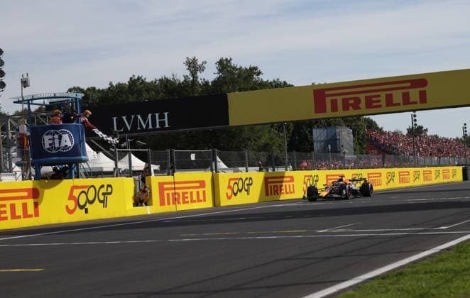 FORMULA 1 PIRELLI GRAN PREMIO D™ITALIA 2025 07.09.2025, Autodromo Nazionale Monza, Monza, FORMULA 1 PIRELLI GRAN PREMIO D™ITALIA 2025 , im Bild Zieldurchfahrt des Siegers Max Verstappen (NLD), Oracle Red Bull Racing