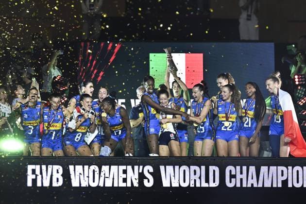 Italy beat Turkiye 3-2 to win FIVB Women’s Volleyball World Championship, WM, Weltmeisterschaft title BANGKOK, THAILAND - SEPTEMBER 07: Players of Italy celebrate after defeating Turkiye at the end of the FIVB Women’s Volleyball World Championship final match at Huamark Indoor Stadium in Bangkok, Thailand, on September 07, 2025. Mustafa Hatiooglu Anadolu Banghok Thailand. Editorial use only. Please get in touch for any other usage.  Copyright: x2025xAnadoluxMustafaxHatiooglux