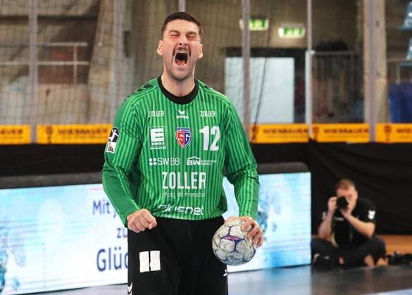07.09.2025, Deutschland, Bietigheim, Handball 2. Bundesliga, SG BBM Bietigheim vs. VfL Lübeck-Schwartau, Martin Tomovski (BBM) jubelt, Jubel, schreit