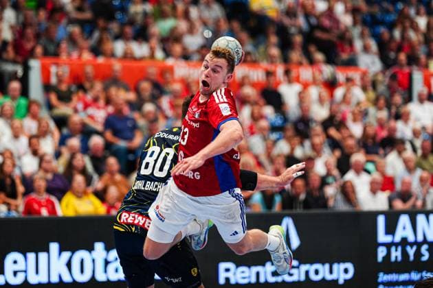 Wurf Tor Moritz Sauter (Handball Verein Hamburg, 33) GER, Handball Sport Verein Hamburg vs. Rhein-Neckar Loewen, Handball, 1. Bundesliga, Spieltag 3, Saison 2025 2026, 07.09.2025 GER, Handball Sport Verein Hamburg vs. Rhein-Neckar Loewen, Handball, 1. Bundesliga, Spieltag 3, Saison 2025 2026, 07.09.2025 Hamburg Copyright: xEibner-Pressefoto MarcelxvonxFehrnx EP_MFN