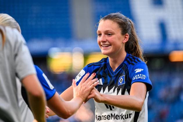 Fußball I Frauen I Saison 2025-2026 I Bundesliga I 1. Spieltag I Hamburger SV - VfL Wolfsburg I 07.09.2025 Lotta Wrede (32, Hamburger SV) Hamburg Volksparkstadion Hamburg Deutschland Copyright: xLobecax xHenningxRohlfsx