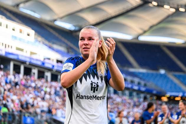 Fußball I Frauen I Saison 2025-2026 I Bundesliga I 1. Spieltag I Hamburger SV - VfL Wolfsburg I 07.09.2025 Svea Stoldt (8, Hamburger SV) Hamburg Volksparkstadion Hamburg Deutschland Copyright: xLobecax xHenningxRohlfsx