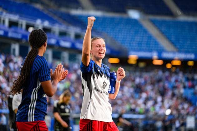 Fußball I Frauen I Saison 2025-2026 I Bundesliga I 1. Spieltag I Hamburger SV - VfL Wolfsburg I 07.09.2025 Annaleen Böhler (6, Hamburger SV) Hamburg Volksparkstadion Hamburg Deutschland Copyright: xLobecax xHenningxRohlfsx