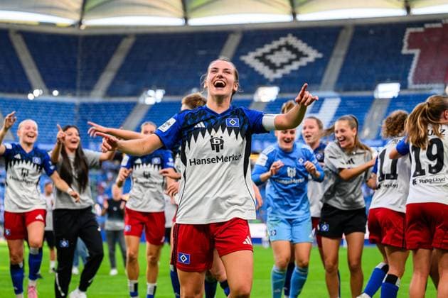 Fußball I Frauen I Saison 2025-2026 I Bundesliga I 1. Spieltag I Hamburger SV - VfL Wolfsburg I 07.09.2025 Pauline Annette Machtens (28, Hamburger SV) Hamburg Volksparkstadion Hamburg Deutschland Copyright: xLobecax xHenningxRohlfsx