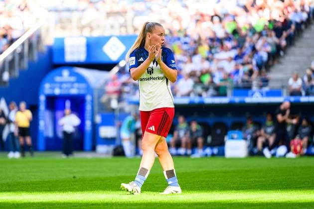 Fußball I Frauen I Saison 2025-2026 I Bundesliga I 1. Spieltag I Hamburger SV - VfL Wolfsburg I 07.09.2025 Svea Stoldt (8, Hamburger SV) Hamburg Volksparkstadion Hamburg Deutschland Copyright: xLobecax xHenningxRohlfsx
