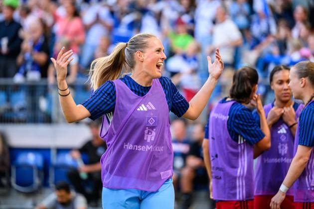 Fußball I Frauen I Saison 2025-2026 I Bundesliga I 1. Spieltag I Hamburger SV - VfL Wolfsburg I 07.09.2025 Inga Schuldt (1, Hamburger SV) Hamburg Volksparkstadion Hamburg Deutschland Copyright: xLobecax xHenningxRohlfsx